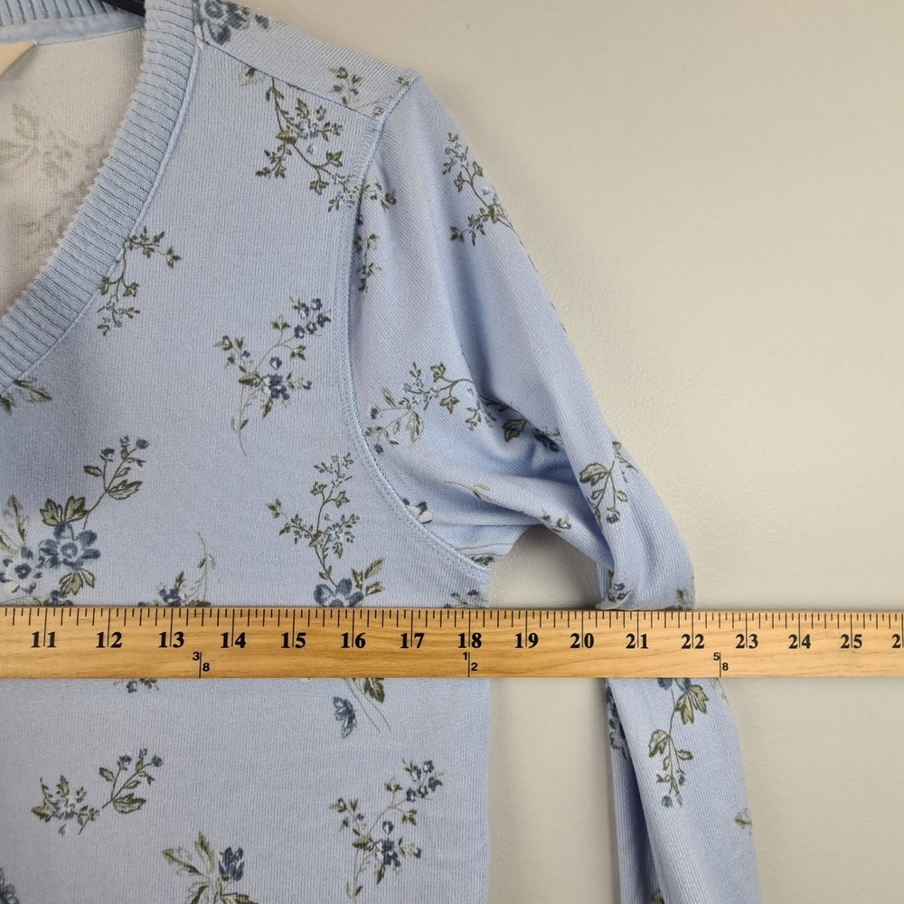 Lucky Brand Cloud Soft Floral V-Neck Sweater Light Blue Women Small NWT Cottage - Picture 6 of 8
